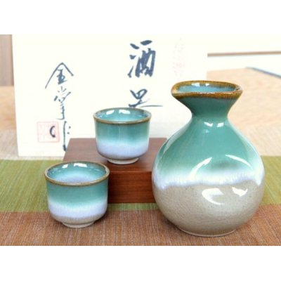 Photo1: Sake set 1 pc Tokkuri bottle and 2 pcs Cups Banshu in wooden box