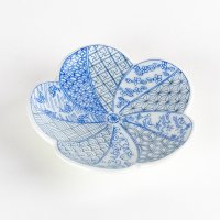 Plum Blossom-Shaped Small Plate Nishiki Shonzui Blue (9 cm/3.5 in)