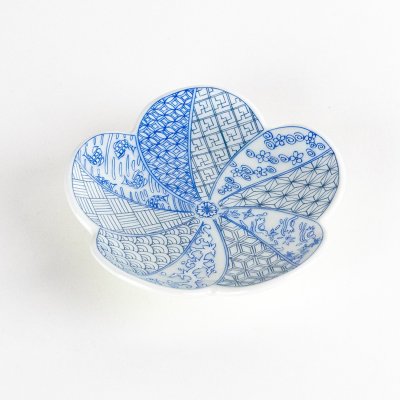 Photo2: Plum Blossom-Shaped Small Plate Nishiki Shonzui Blue (9 cm/3.5 in)