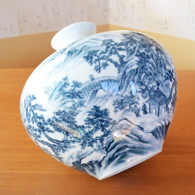 Photo4: Sometsuke Sansui Large Vase by First-Generation Shinemon, Shinemon Kiln