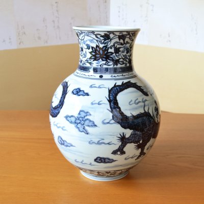Photo3: Vase Sometsuke Ryu Dragon | The first-generation head of the Shinemon Kiln