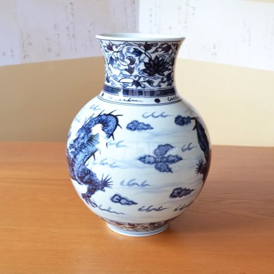 Photo4: Vase Sometsuke Ryu Dragon | The first-generation head of the Shinemon Kiln