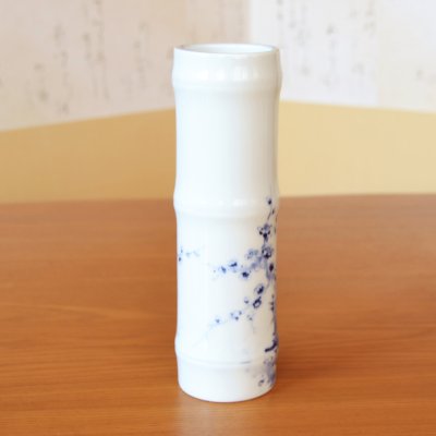 Photo4: Bamboo-Shaped Vase Sometsuke Ume Plum Blossom Painting | The first-generation head of the Shinemon Kiln