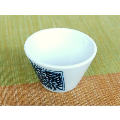 Photo5: Sake set 1 pc Tokkuri bottle and 2 pcs Cups Kakumon tako karakusa