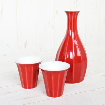 Photo2: Sake set 1 pc Tokkuri bottle and 2 pcs Cups Benisai Red