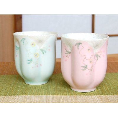 Photo2: Yunomi Tea Cup for Green Tea Hana no mai (Green & Pink /pair)