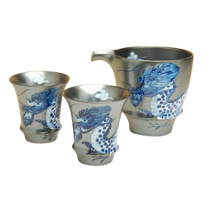 Photo2: Sake set 1 pc Tokkuri pitcher and 2 pcs Cups Koutei Ryu Dragon