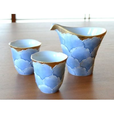 Photo2: Sake set 1 pc Tokkuri pitcher and 2 pcs Cups Kinno botan Blue peony in wooden box