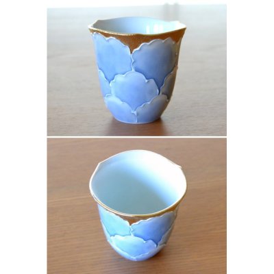 Photo4: Sake set 1 pc Tokkuri pitcher and 2 pcs Cups Kinno botan Blue peony in wooden box