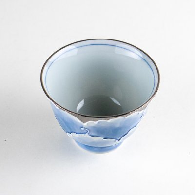 Photo2: Yunomi Tea Cup for Green Tea Plutinum botan blue flower outside