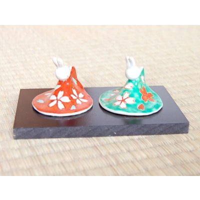 Photo3: Hina doll Tebineri akae Usagi (Doll displayed at the Girls' Festival)