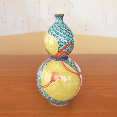 Photo3: Vase Gourd Shape Green Seigaiha (blue ocean wave pattern) and Gourd design | Fukuji Kitamura Traditional Craftsperson work