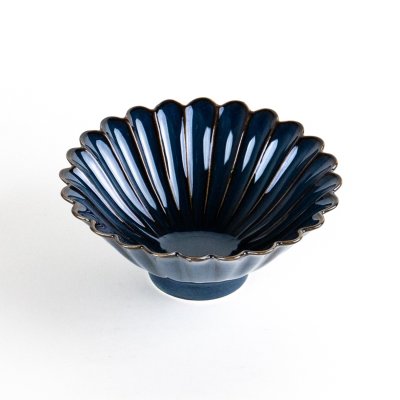 Photo2: Chrysanthemum-Shaped Small Bowl (12.5 cm/4.9 in)