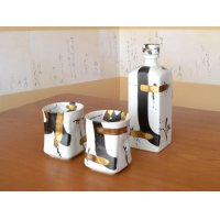 Sake set 1 pc shochu bottle and 2 pcs Cups Zebra kinsai