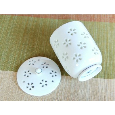 Photo3: Yunomi Tea Cup with Lid for Green Tea Openwork Suisho hanazume (Large)