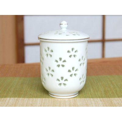 [Made in Japan] Suisho hanazume (Small) Japanese green tea cup (wooden box)