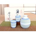 Sake set 1 pc Tokkuri bottle and 2 pcs Cups Suishocho seigaiha Translucent