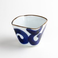 Small Bowl Futo karakusa (8.3cm/3.3in)