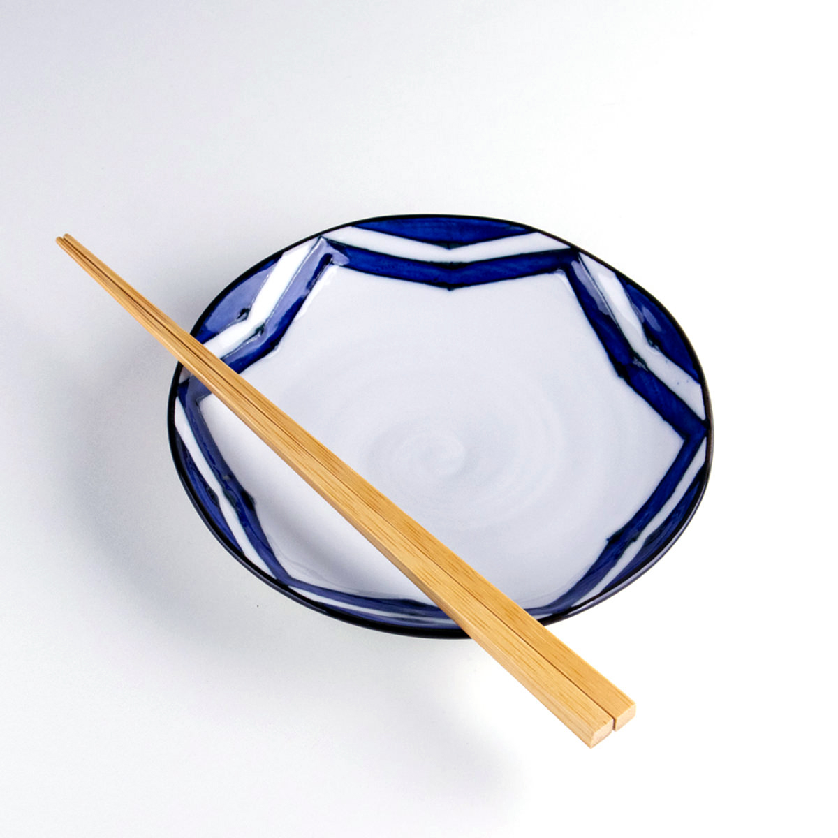 Casual Sometsuke plate for everyday dining