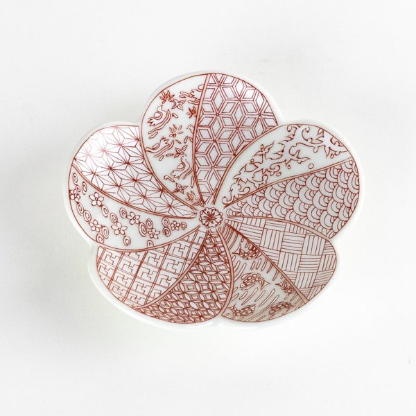 Photo2: Plum Blossom-Shaped Small Plate Nishiki Shonzui Red (9 cm/3.5 in) (2)