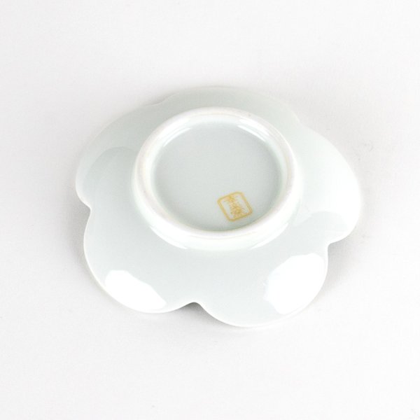 Photo4: Plum Blossom-Shaped Small Plate Nishiki Shonzui Blue (9 cm/3.5 in) (4)