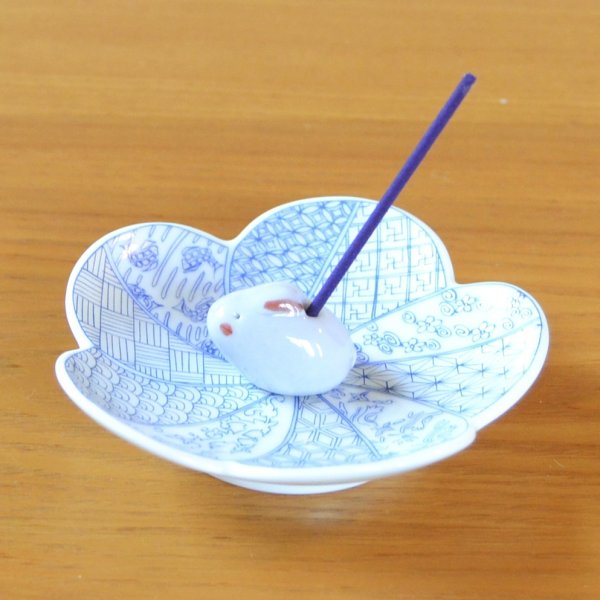 Photo1: Rabbit Incense Holder with Tray Nishiki-Shonzui Blue (1)