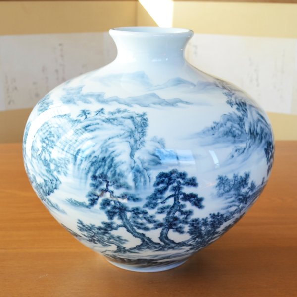 Photo3: Sometsuke Sansui Large Vase by First-Generation Shinemon, Shinemon Kiln (3)