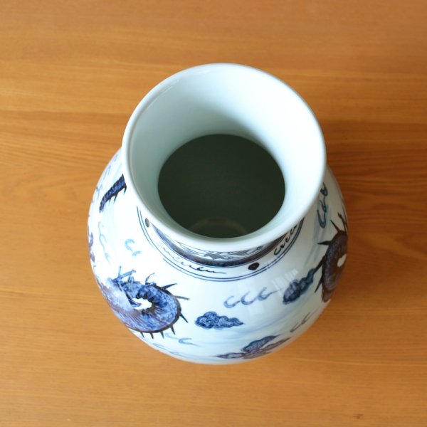 Photo5: Vase Sometsuke Ryu Dragon | The first-generation head of the Shinemon Kiln (5)