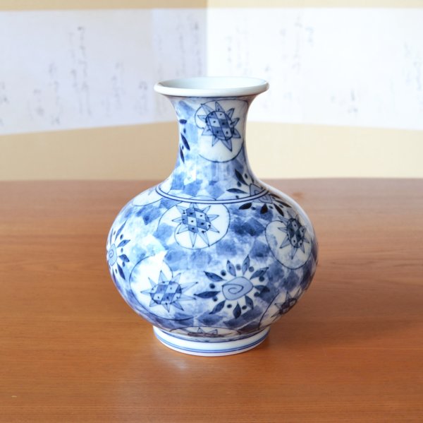 Photo3: Vase Sometsuke Hana-e Flower | The first-generation head of the Shinemon Kiln (3)