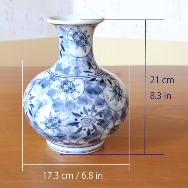 Photo6: Vase Sometsuke Hana-e Flower | The first-generation head of the Shinemon Kiln (6)