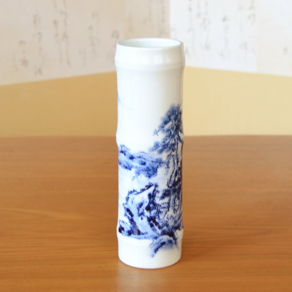 Photo4: Bamboo-Shaped Vase Sometsuke Sansui Landscape | The first-generation head of the Shinemon Kiln (4)