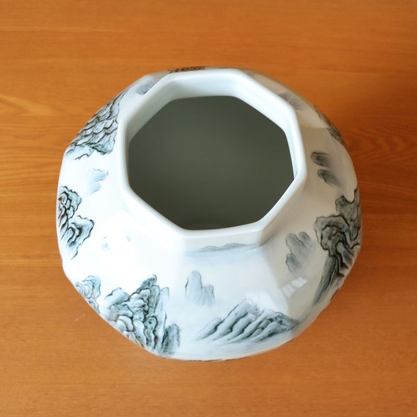 Photo4: Large Vase Kodai Sometsuke Sansui Landscape | The first-generation head of the Shinemon Kiln (4)