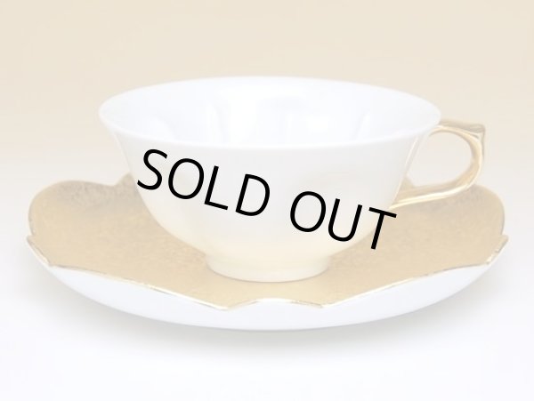 Photo2: Tea Cup and Saucer Hakuji kinsai (Gold) SAKURA shaped Cup (2)