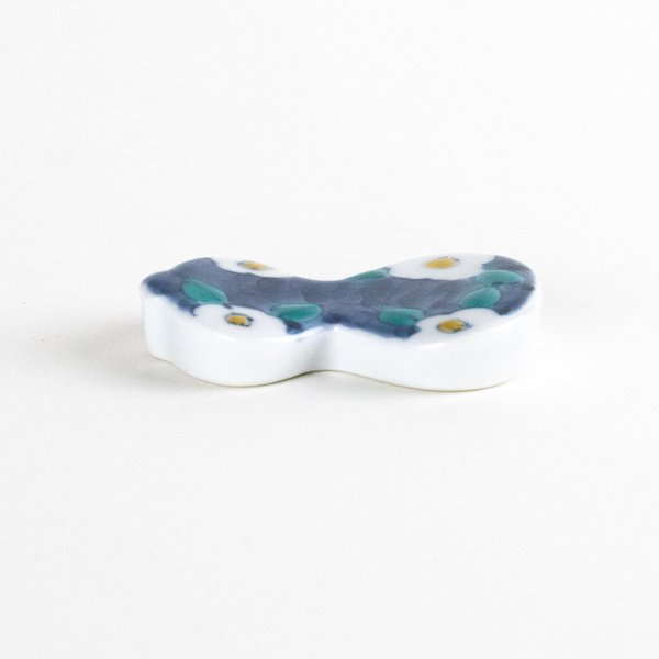 Photo2: Chopstick Rest Hisago Tsubaki White (2)