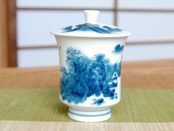 Photo2: Yunomi Tea Cup with Lid for Green Tea Nabeshima Sansui Landscape (Small) (2)