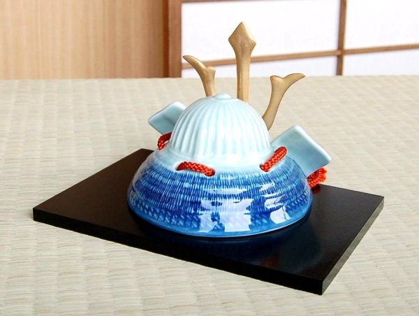 Photo2: Japanese Armor, Helmets and Warrior Dolls Isamu Kabuto Doll (2)