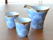 Photo2: Sake set 1 pc Tokkuri pitcher and 2 pcs Cups Kinno botan Blue peony in wooden box (2)