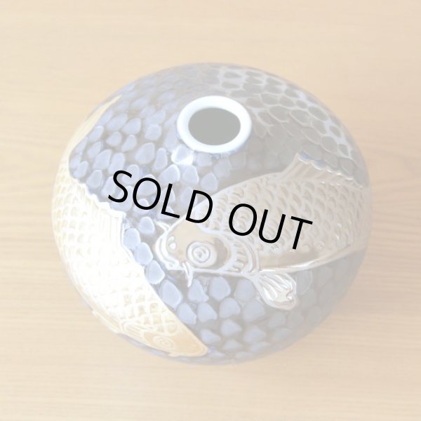 Photo2: Vase Small Tetsuyu kin prachina sai koi-e Gold platinam Carp (2)