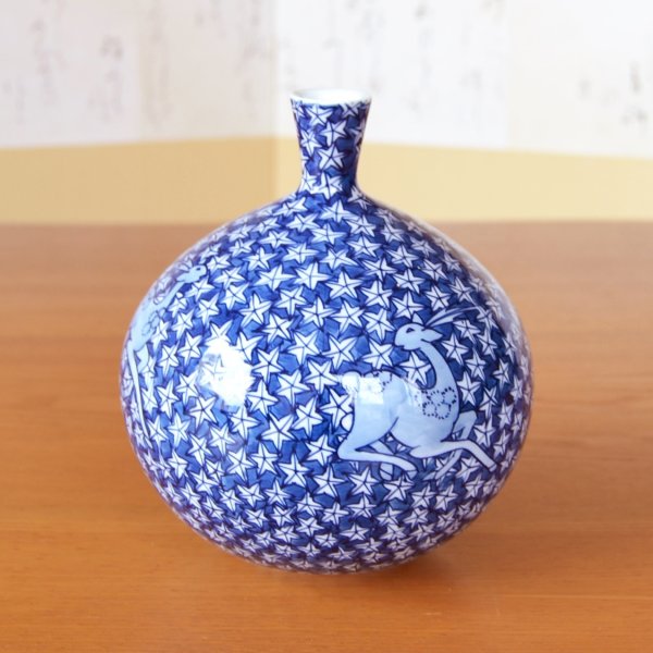 Photo2: Small Vase Sometsuke Shika Momiji Deer and Maple leaves | Fujii Kinsai's work (2)