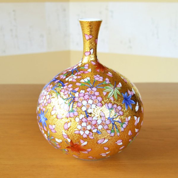 Photo2: Small Vase Kinsai Kacho Gold Flowers and Birds | Kinryugama Kiln work (2)