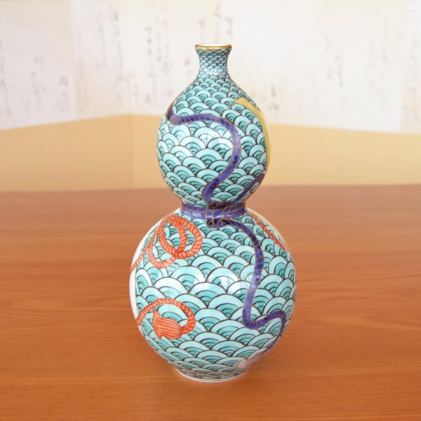 Photo4: Vase Gourd Shape Green Seigaiha (blue ocean wave pattern) and Gourd design | Fukuji Kitamura Traditional Craftsperson work (4)