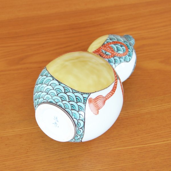 Photo6: Vase Gourd Shape Green Seigaiha (blue ocean wave pattern) and Gourd design | Fukuji Kitamura Traditional Craftsperson work (6)