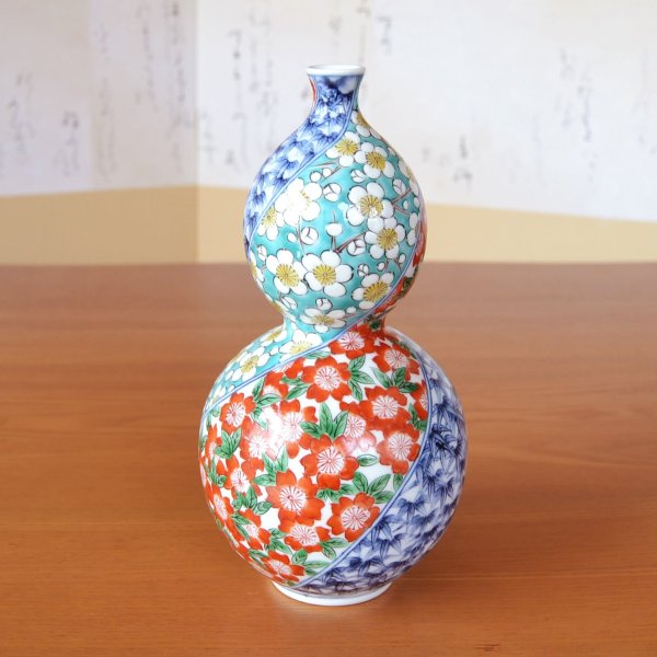 Photo2: Vase Gourd Shape Cherry blossoms, Bamboo leaves, and Plum blossoms | Fukuji Kitamura Traditional Craftsperson work (2)