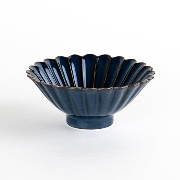 Photo1: Chrysanthemum-Shaped Small Bowl (12.5 cm/4.9 in) (1)