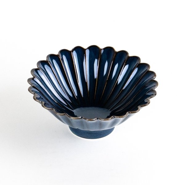 Photo2: Chrysanthemum-Shaped Small Bowl (12.5 cm/4.9 in) (2)