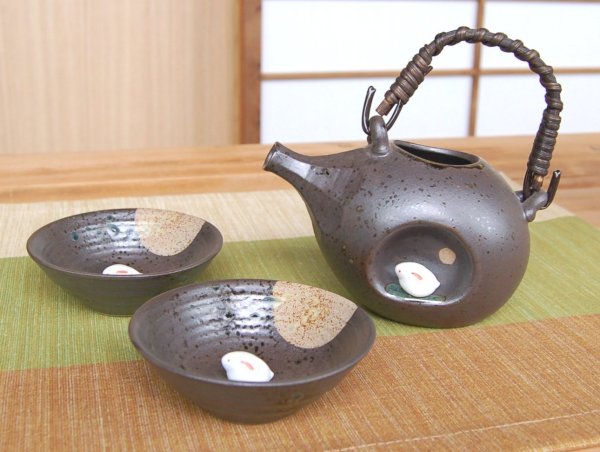 Photo2: Sake set 1 pc Tokkuri bottle and 2 pcs Cups Tsukimi usagi Rabbit (2)