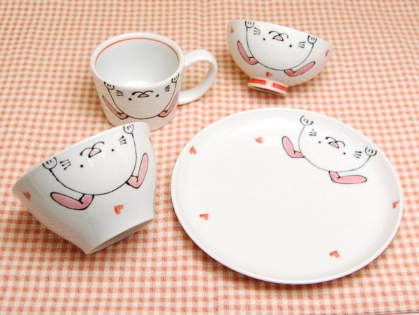 [Made in Japan] <Child tableware>Niko Niko club rabbit half set (4 pieces)